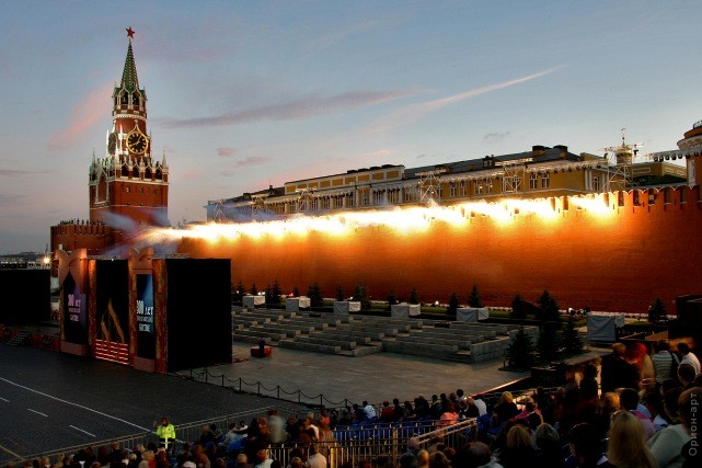 Пушечные выстрелы с Кремлёвской стены